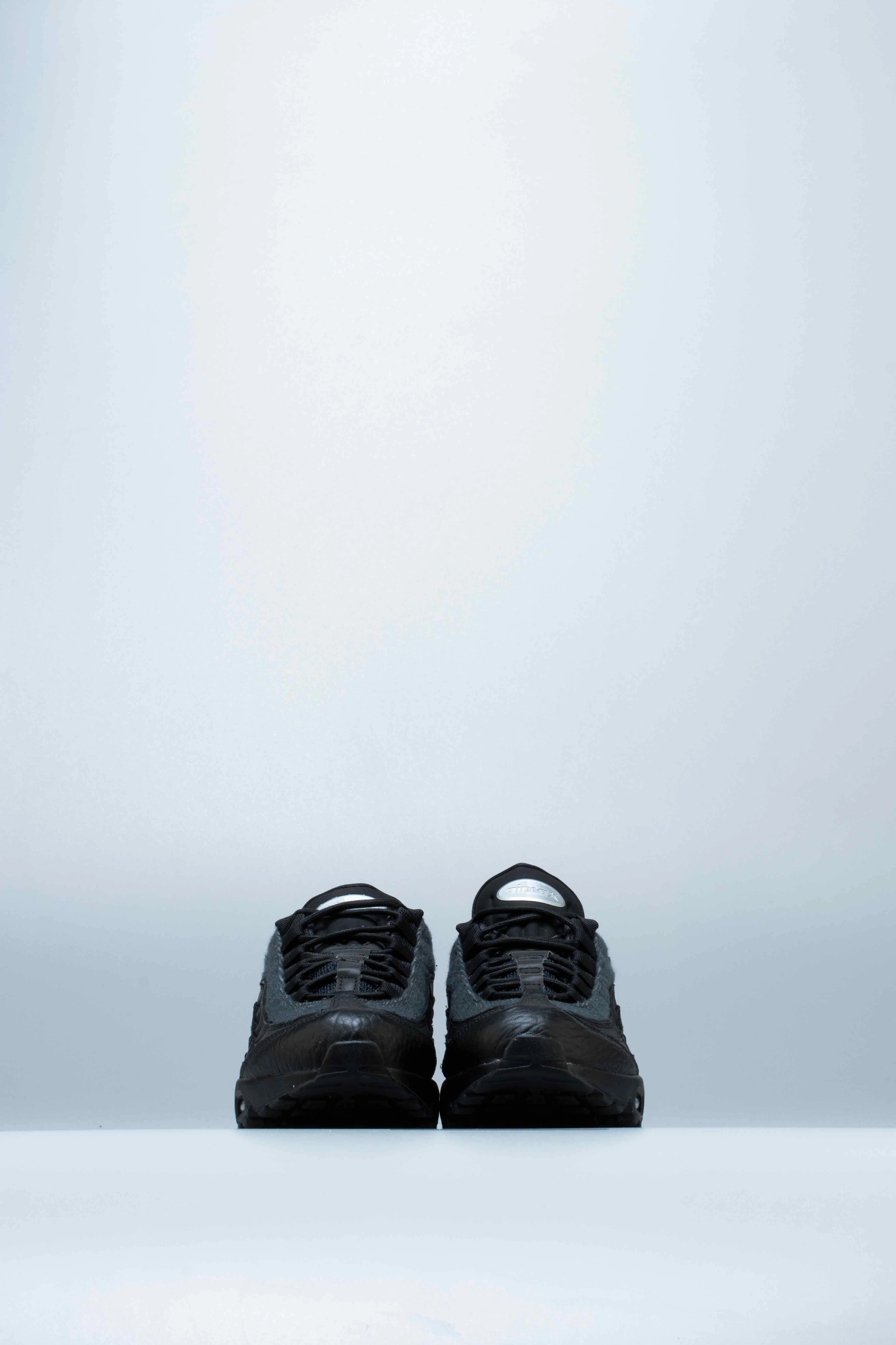 Air Max 95 NRG Jacket Pack Mens Shoe - Black/Team Red/Anthracite