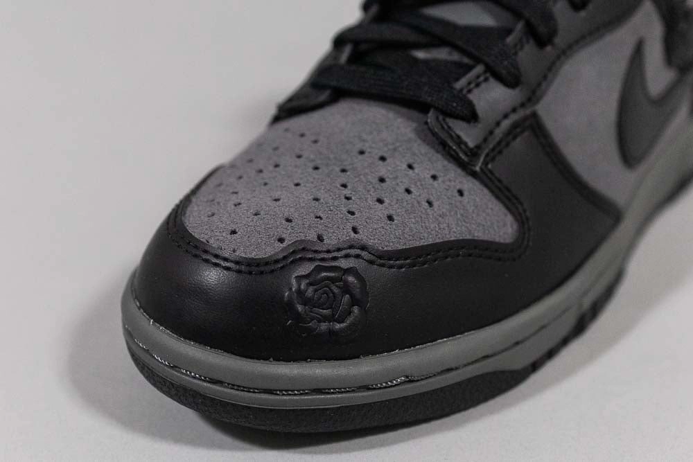 Women's Nike Dunk Low 'Black Roses'