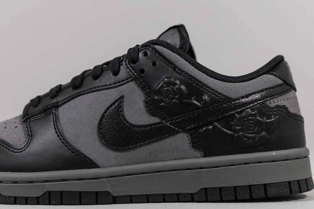 Women's Nike Dunk Low 'Black Roses'