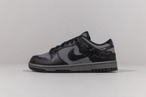 Women's Nike Dunk Low 'Black Roses'